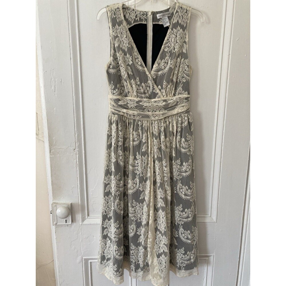 Newport News A-Line Vintage Dress 12 Ivory Lace Black Lining Vtg. Good Condition